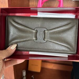 Salvatore Ferragamo gray-Olive Leather Wallet